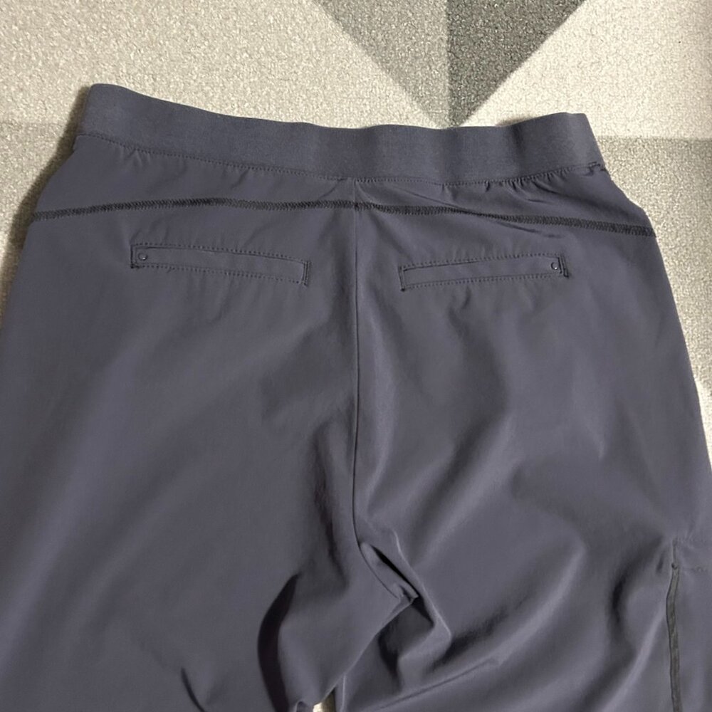 Lee Dark Gray Relaxed Fit Athletic Capris Women's Size 10 - Picture 8 of 10